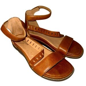 Brioso Womens 8.5 Brown Leather Sandals Flat Hook‎ and Loop Sandal